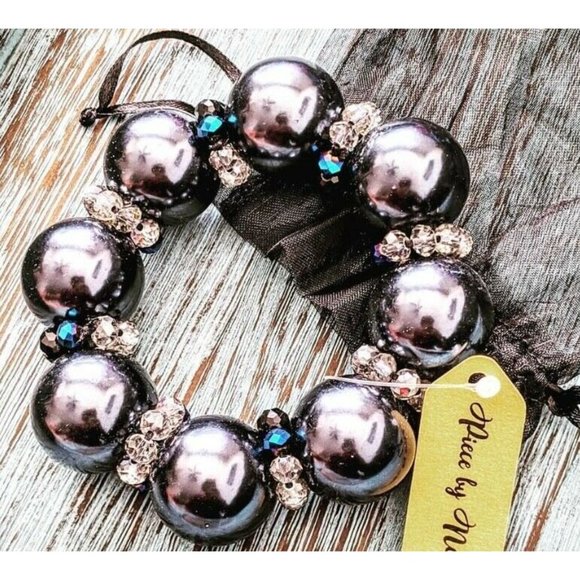 Black Pearl Bracelet with Crystal (Faux/Imitation Pearl with simulated crystals) - Picture 7 of 7